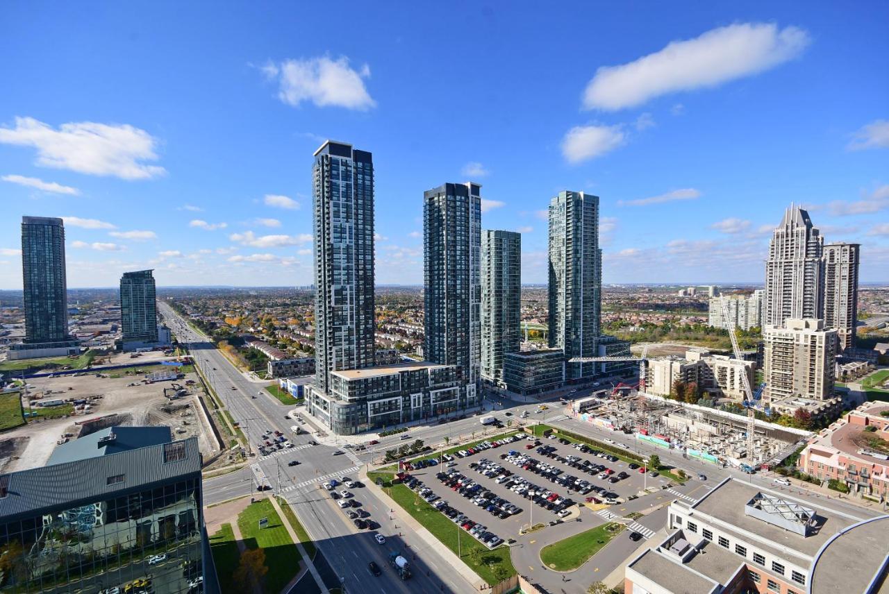 Royal Stays Furnished Apartments - Square One Місісаґа Екстер'єр фото