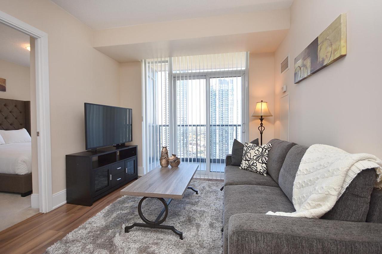 Royal Stays Furnished Apartments - Square One Місісаґа Екстер'єр фото